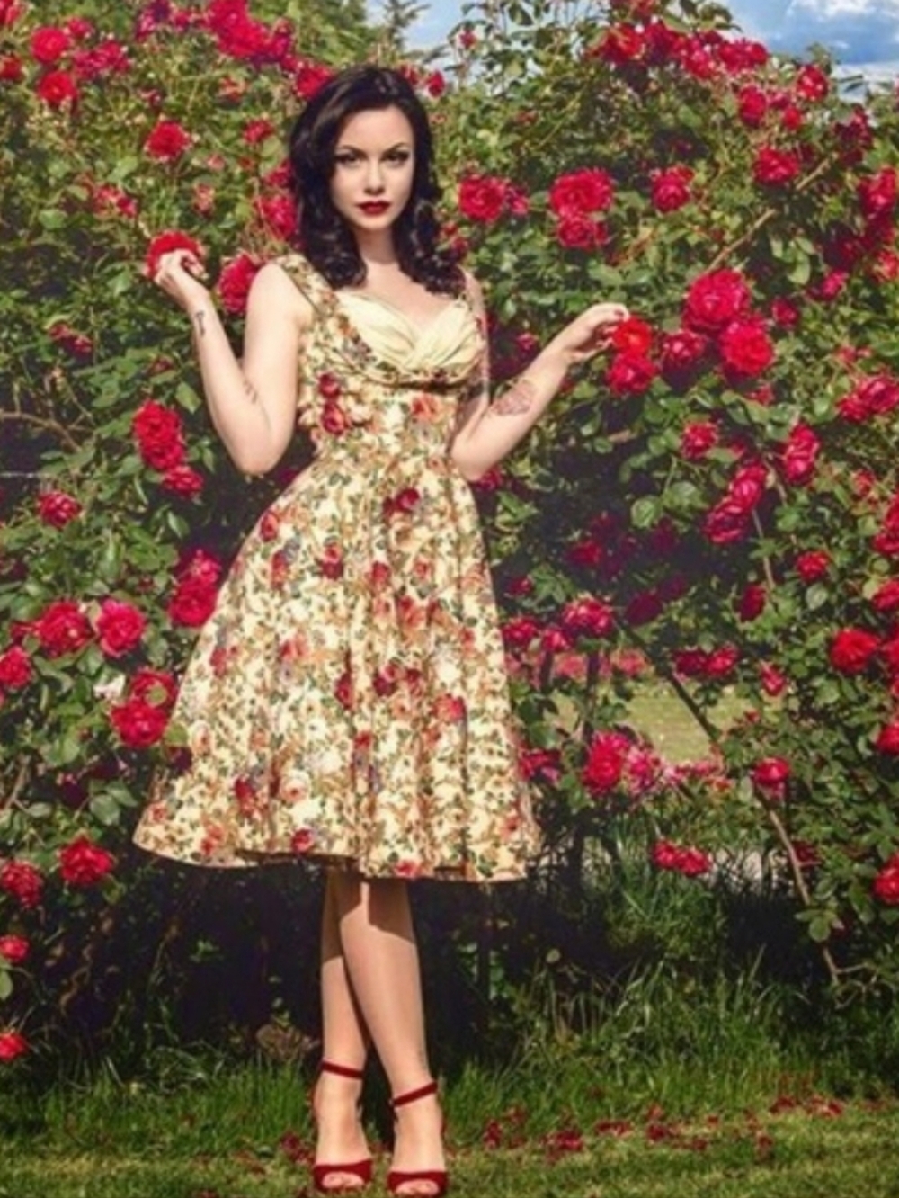 Lindy Bop Ophelia Floral Dress Mod Retro Womens Size XL Sweetheart Neckline New